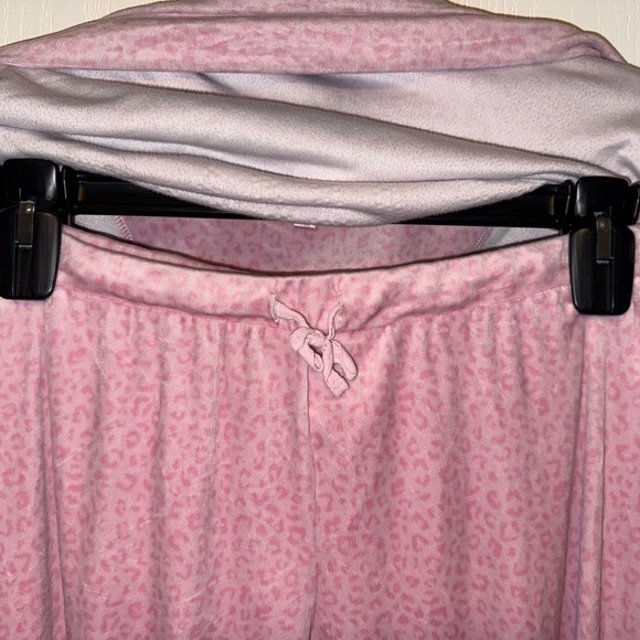 Juicy Couture Velour Leopard Print Pyjama Set - Picture 9 of 14